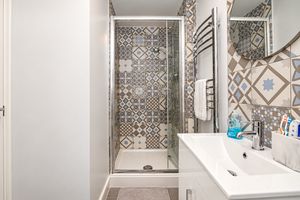 En-suite- click for photo gallery
